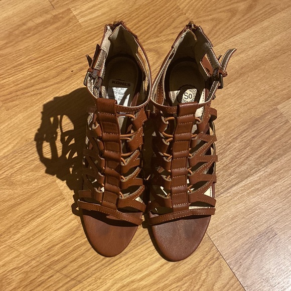 SO brown strappy chunk heels with double ankle close 8.5 woman’s - Picture 2 of 4